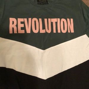 Revolution tee